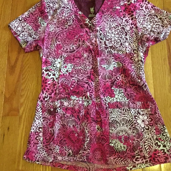 Scrub top - Picture 1 of 2